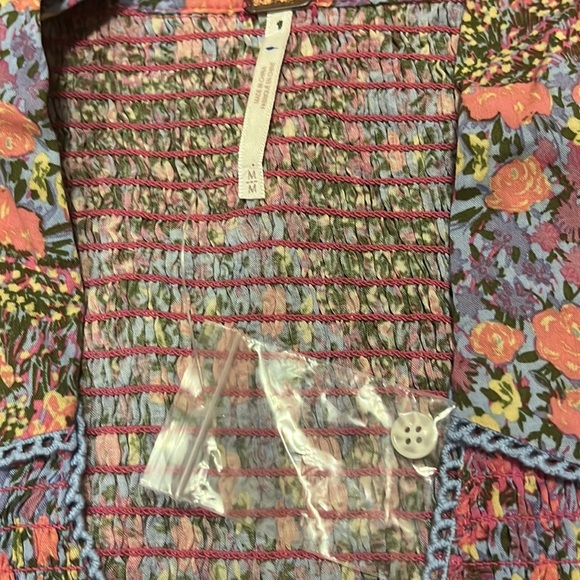 NWT Free People Amelia Printed Blouse Bell Sleeve Blouse $138 Size M or L - Picture 10 of 16